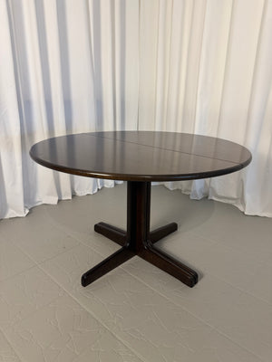 Thonet extendable dining table