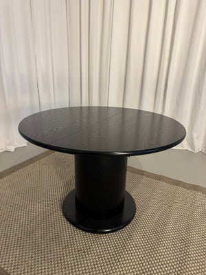 Läsko extendable dining table