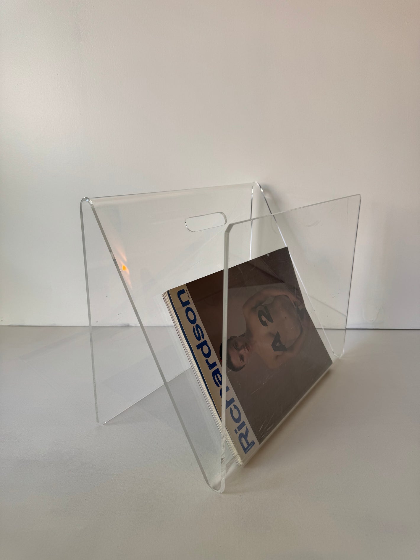 Acrylic magazine rack