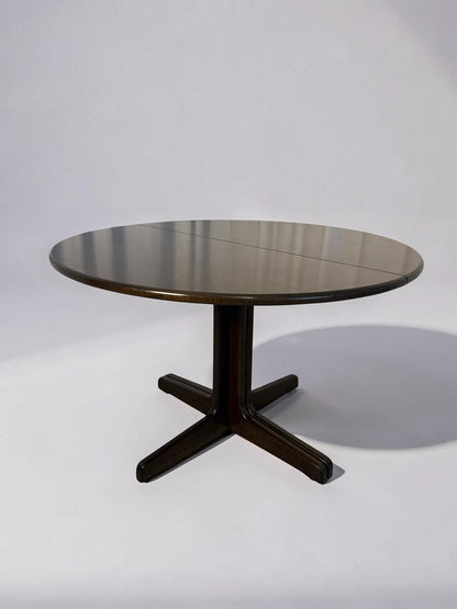 Thonet extendable dining table
