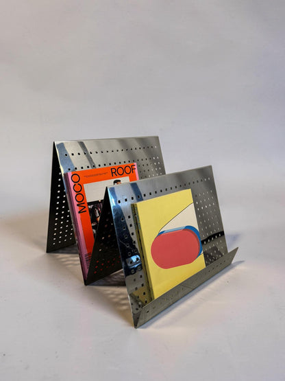Metal magazine rack